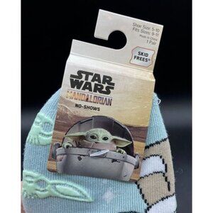 Star Wars Mandalorian Grogru Baby Yoda Skid Free Kids 5-10 No Show Pom Socks 1